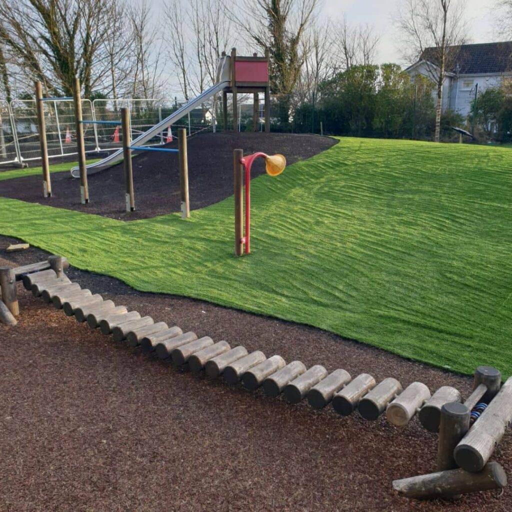 Schools-Grass-Gaelscoil-Dara