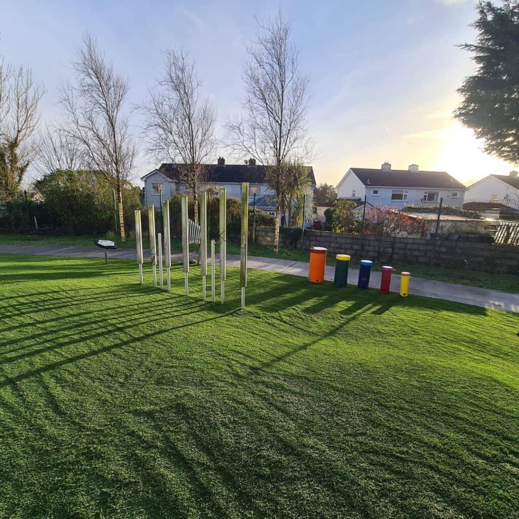 Schools-Grass-Gaelscoil-Dara