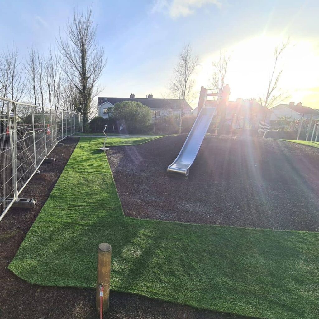 Schools-Grass-Gaelscoil-Dara