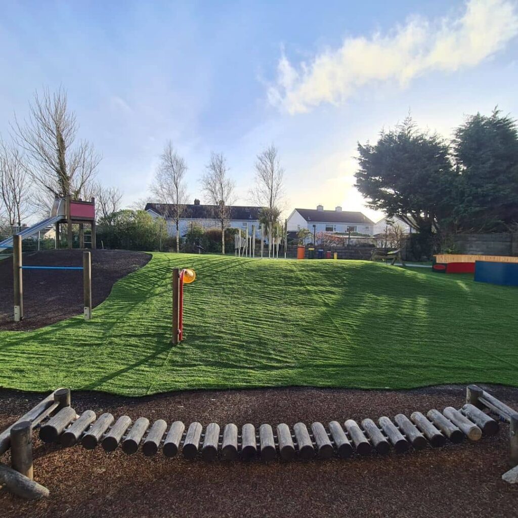 Schools-Grass-Gaelscoil-Dara