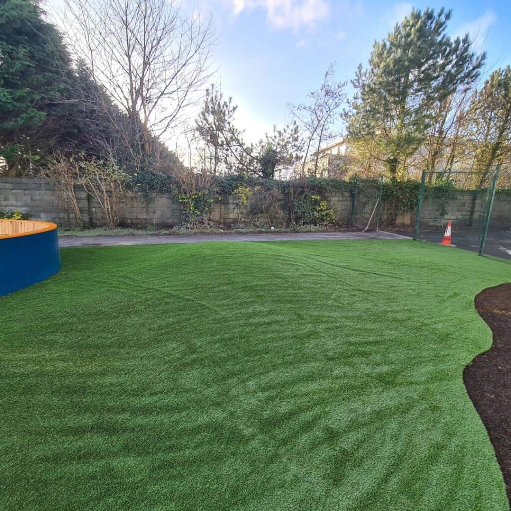 Schools-Grass-Gaelscoil-Dara