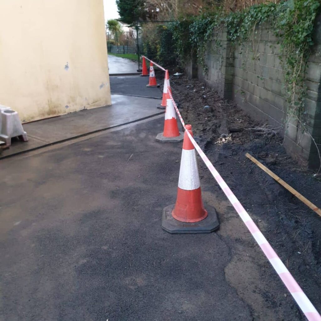 Schools-Grass-Gaelscoil-Dara